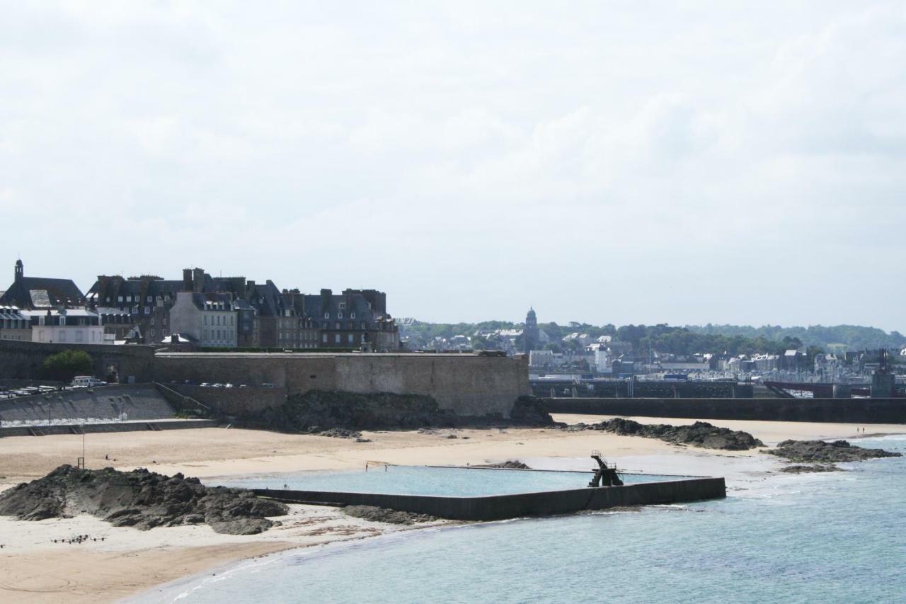 Jacques Melchior Meuble De Tourisme 3 Etoiles Intra Muros Saint-Malo Exterior photo